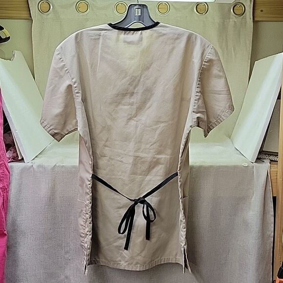 Bundle of 4 scrubs: 3 tops,1 pant,: Peaches, Landau and Scrubstar brands size XS - Picture 9 of 14